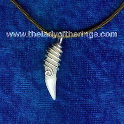 Foxfang pendant